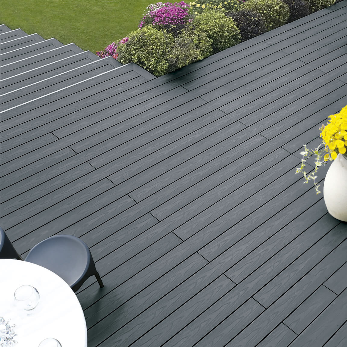 anthracite composite decking lifestyle image