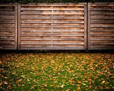 wooden soundproof fence